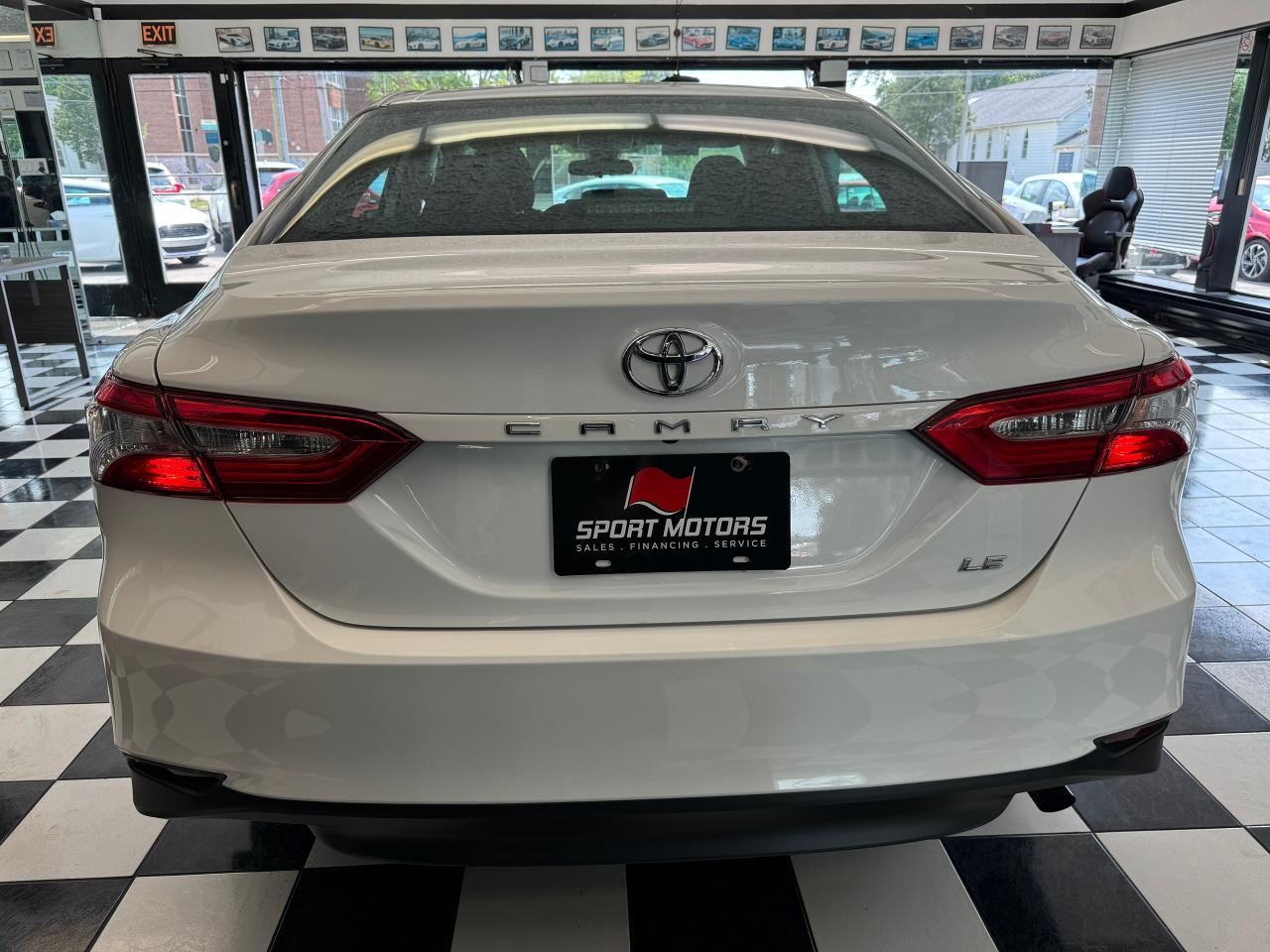 2019 Toyota Camry LE+Camera+Adaptive Cruise+ApplePlay+CLEAN CARFAX Photo6
