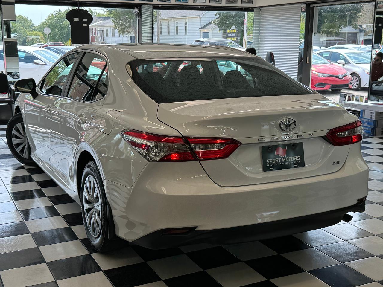 2019 Toyota Camry LE+Camera+Adaptive Cruise+ApplePlay+CLEAN CARFAX - Photo #14