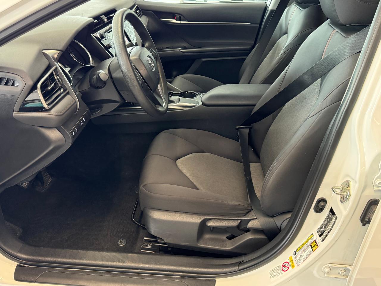 2019 Toyota Camry LE+Camera+Adaptive Cruise+ApplePlay+CLEAN CARFAX - Photo #19