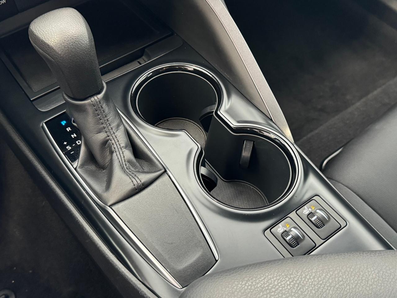2019 Toyota Camry LE+Camera+Adaptive Cruise+ApplePlay+CLEAN CARFAX - Photo #35