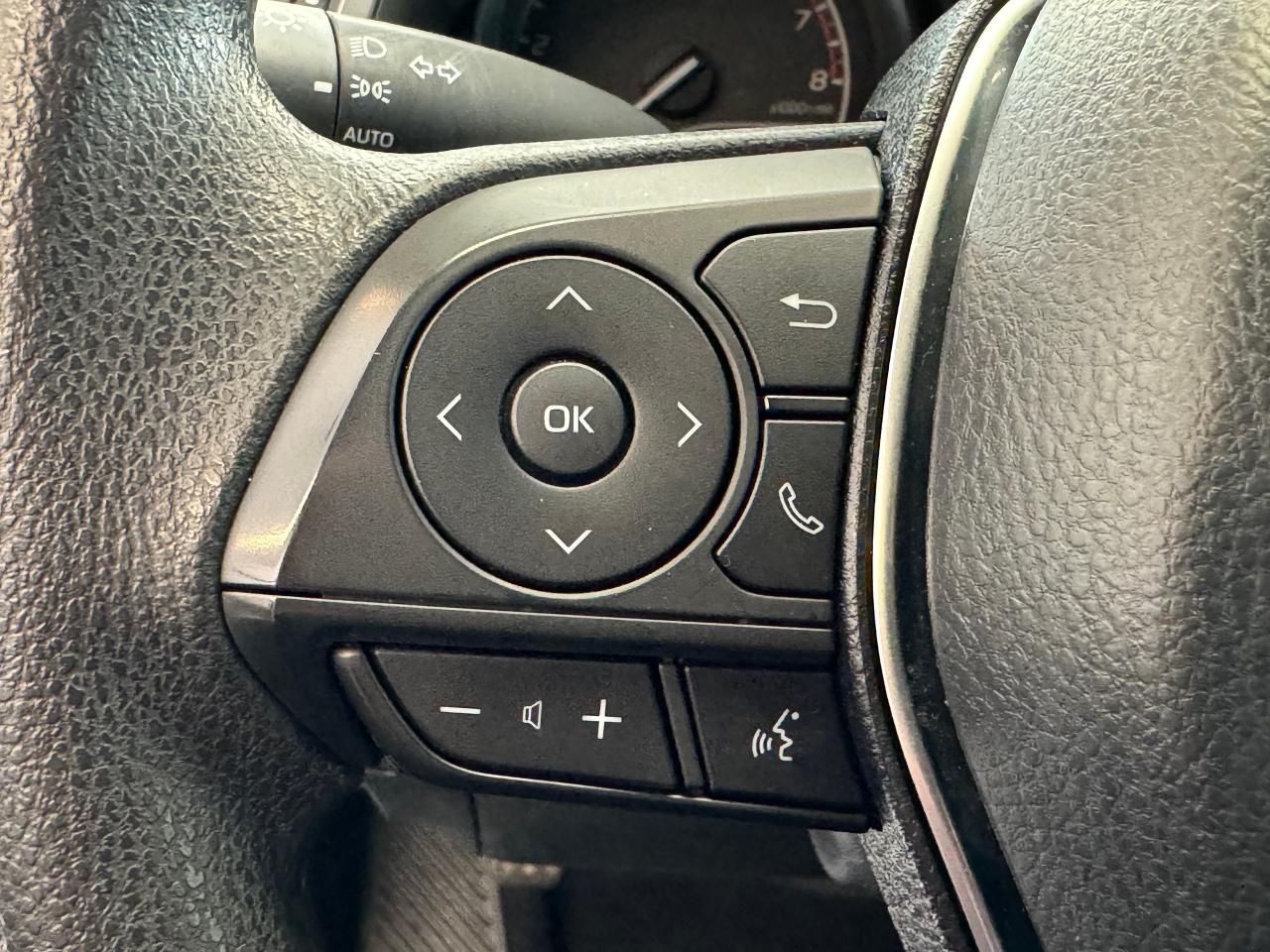 2019 Toyota Camry LE+Camera+Adaptive Cruise+ApplePlay+CLEAN CARFAX - Photo #46
