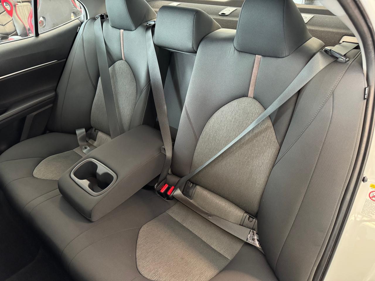 2019 Toyota Camry LE+Camera+Adaptive Cruise+ApplePlay+CLEAN CARFAX - Photo #25
