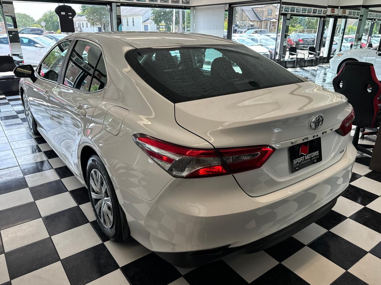 2019 Toyota Camry LE+Camera+Adaptive Cruise+ApplePlay+CLEAN CARFAX Photo68