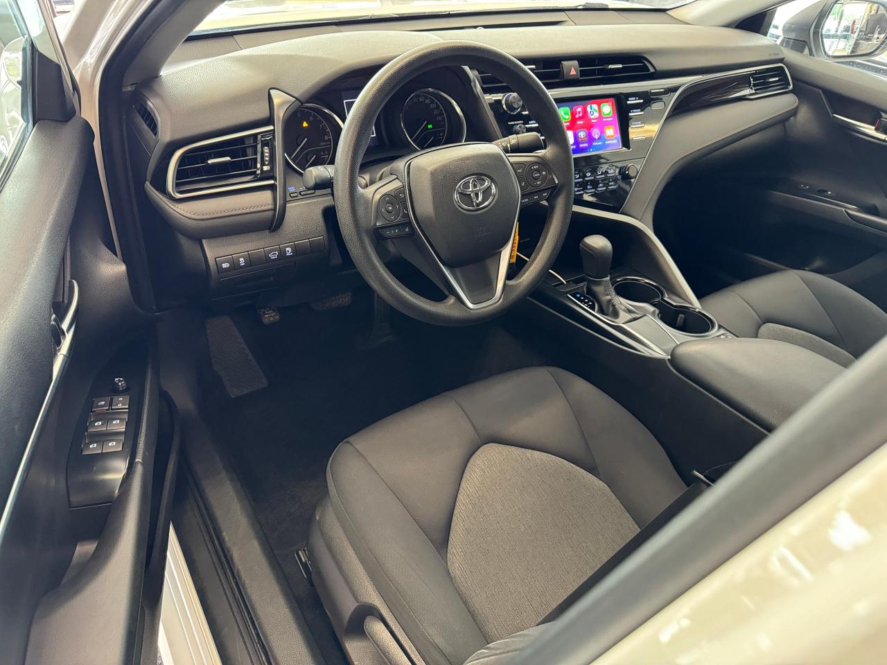 2019 Toyota Camry LE+Camera+Adaptive Cruise+ApplePlay+CLEAN CARFAX - Photo #18