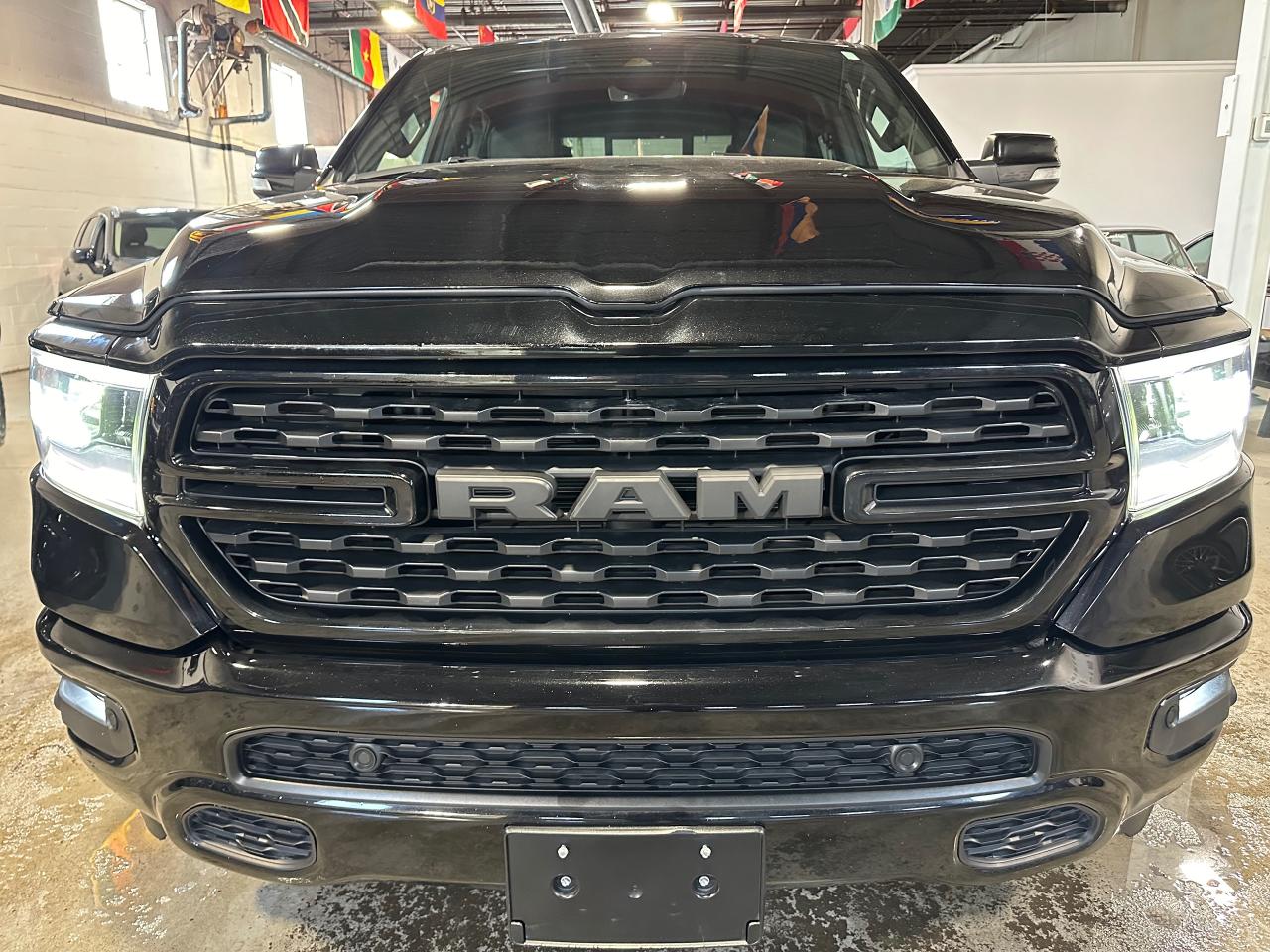 2022 RAM 1500 SPORT 4X4 CREW CAB 5'7" BOX - Photo #3