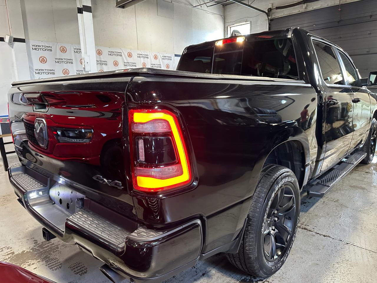 2022 RAM 1500 SPORT 4X4 CREW CAB 5'7" BOX - Photo #14