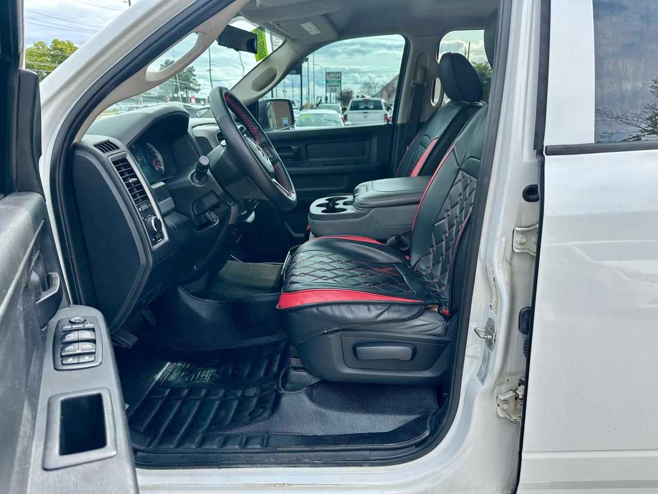 2016 RAM 1500 CERTIFIED.NO ACCIDENT - Photo #9