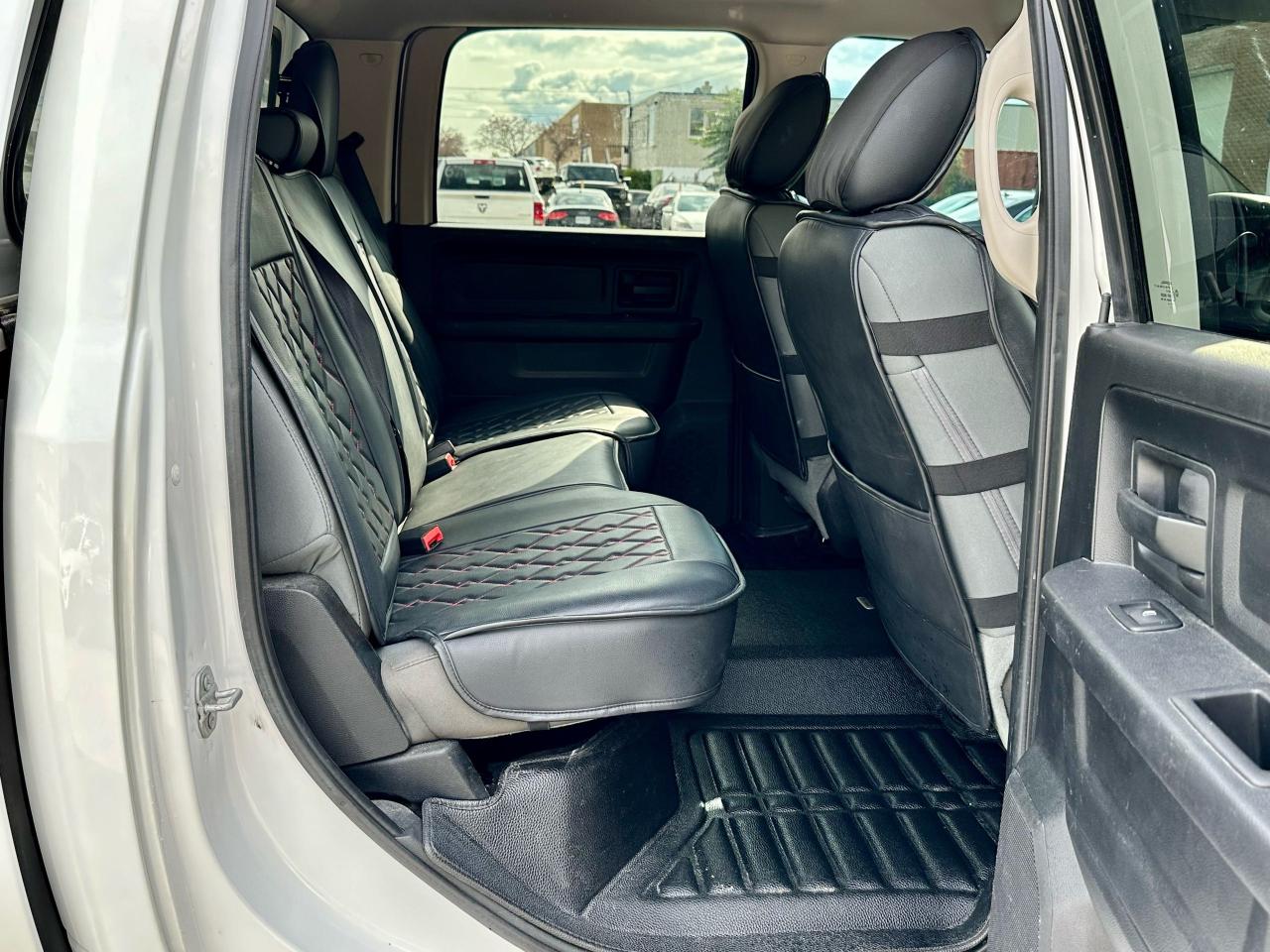 2016 RAM 1500 CERTIFIED.NO ACCIDENT - Photo #12