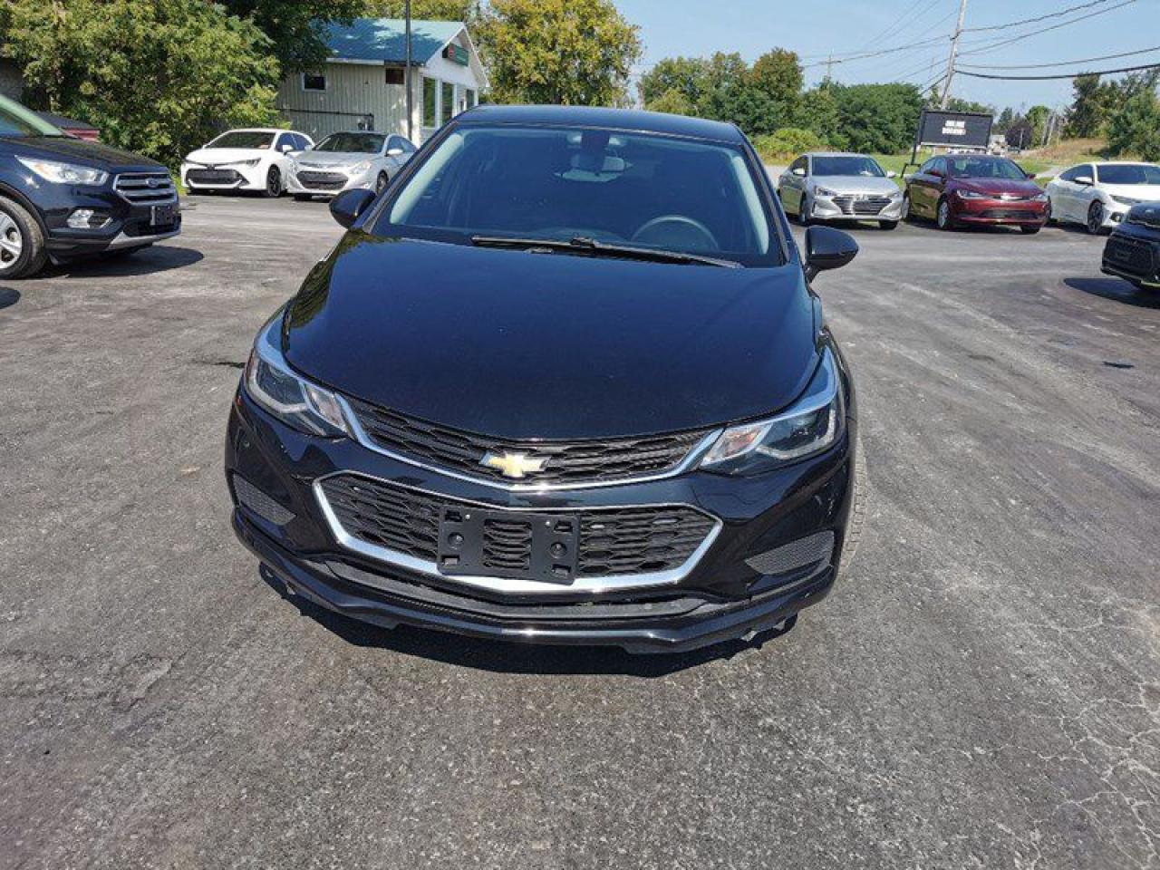 2018 Chevrolet Cruze LT - Photo #2