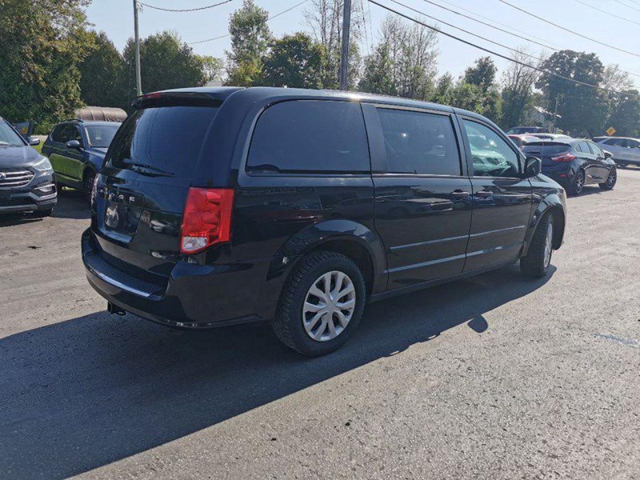 2016 Dodge Grand Caravan SE - Photo #5