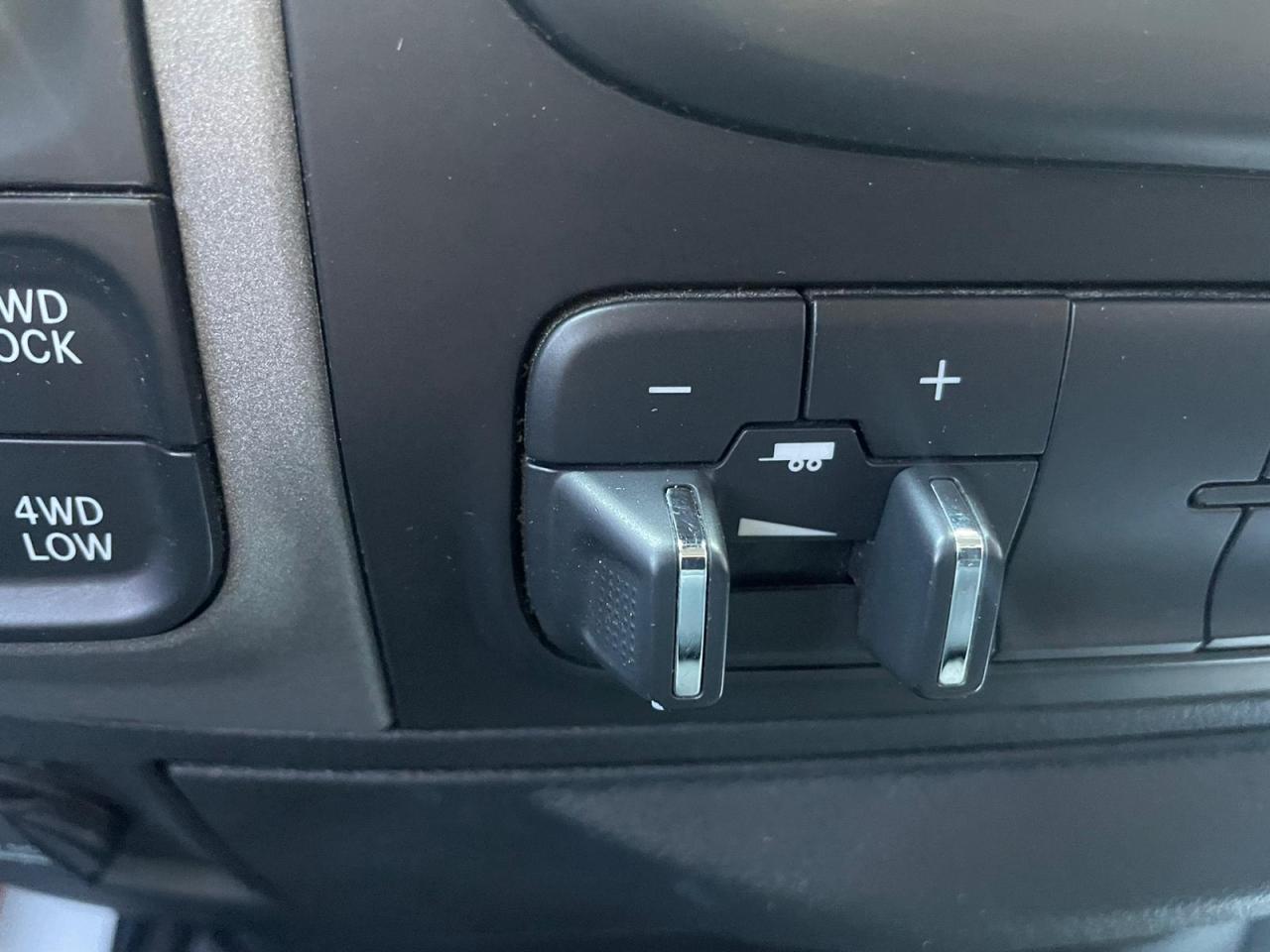 2014 RAM 1500 4WD Crew Cab LEATHER CAMERA TOW BRAKES B-TOOTH - Photo #30