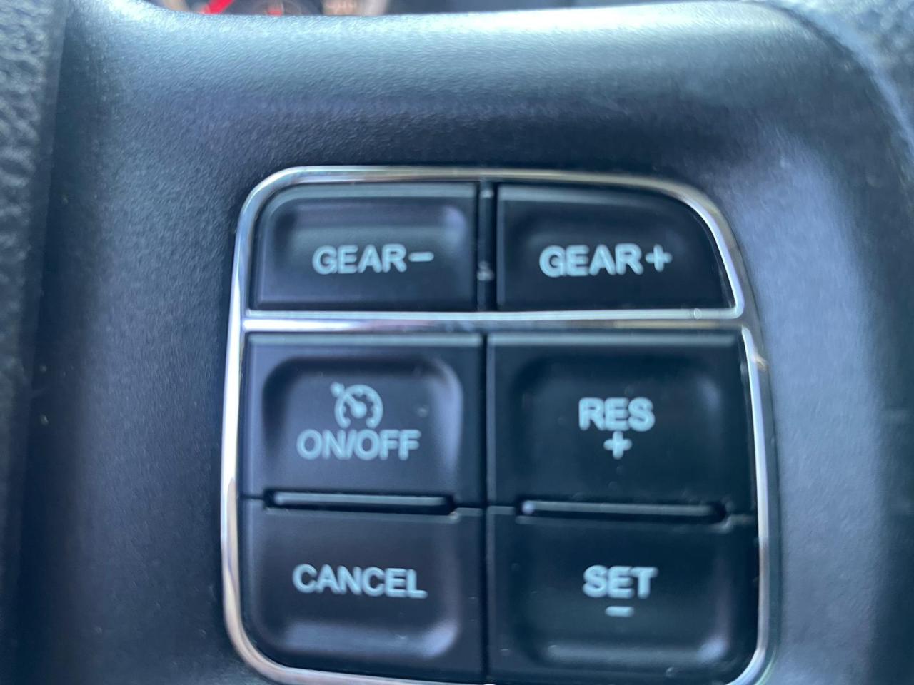 2014 RAM 1500 4WD Crew Cab LEATHER CAMERA TOW BRAKES B-TOOTH - Photo #33