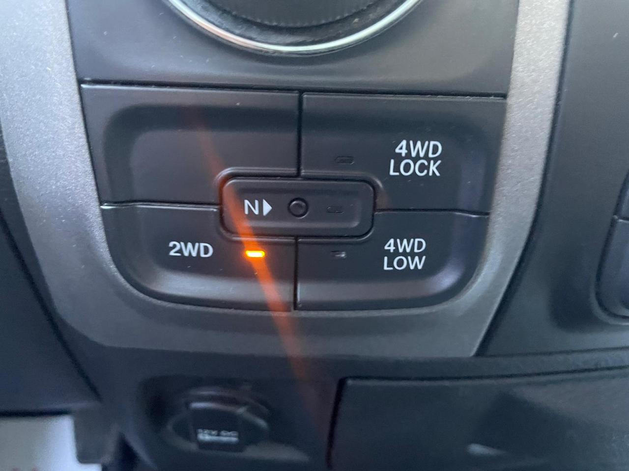 2014 RAM 1500 4WD Crew Cab LEATHER CAMERA TOW BRAKES B-TOOTH - Photo #31