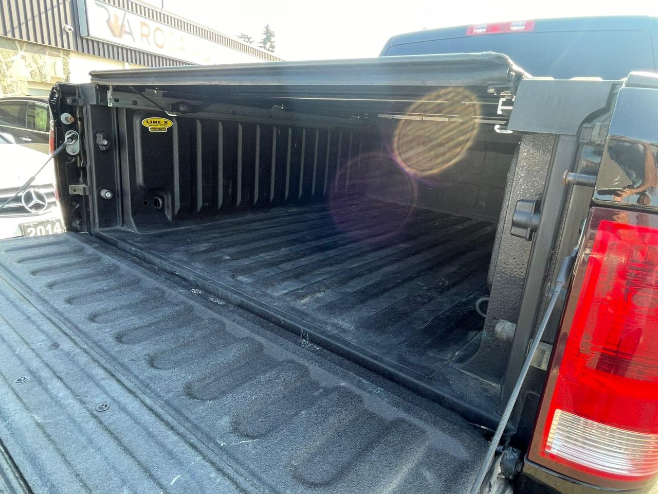 2014 RAM 1500 4WD Crew Cab LEATHER CAMERA TOW BRAKES B-TOOTH - Photo #6