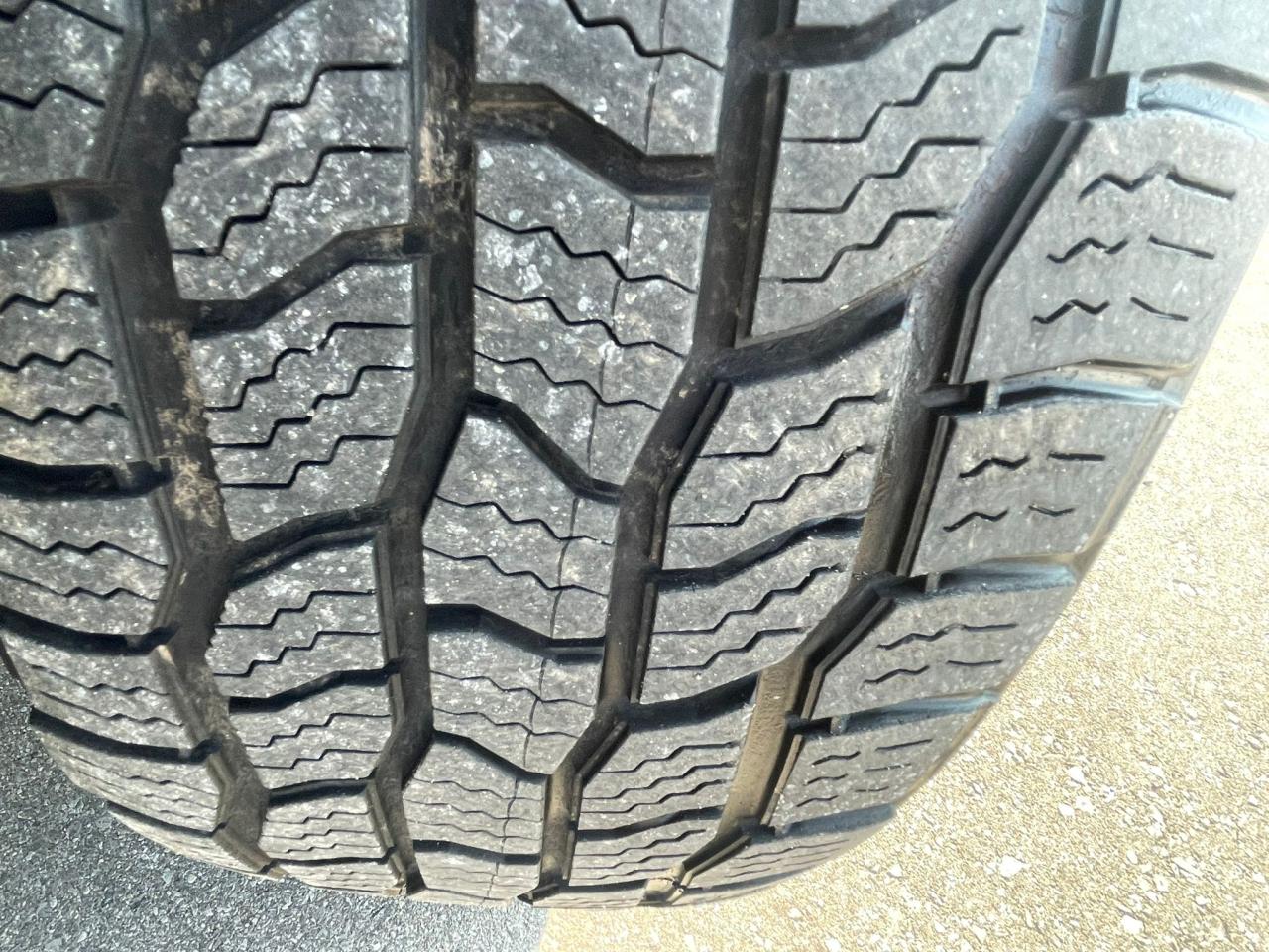 2014 RAM 1500 4WD Crew Cab LEATHER CAMERA TOW BRAKES B-TOOTH - Photo #10