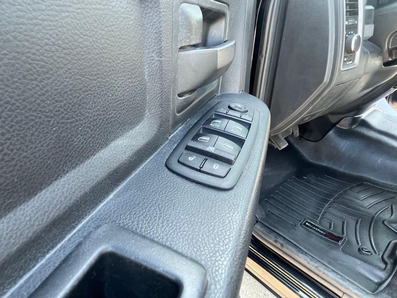 2014 RAM 1500 4WD Crew Cab LEATHER CAMERA TOW BRAKES B-TOOTH - Photo #20