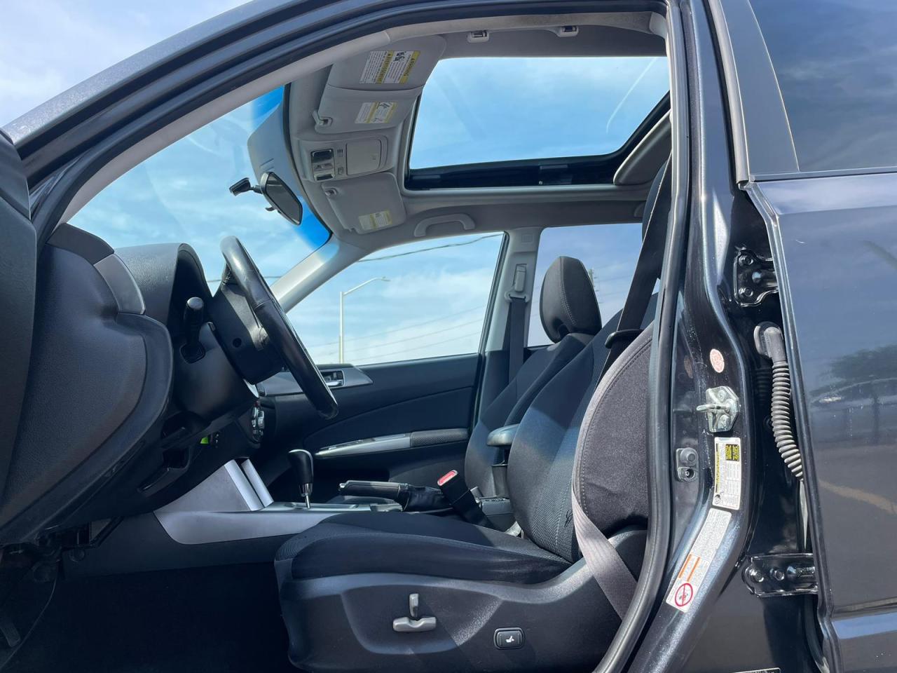 2011 Subaru Forester Auto AWD 2.5 SUNROOF H-SEATS NO ACCIDENT B-TOOTH - Photo #6