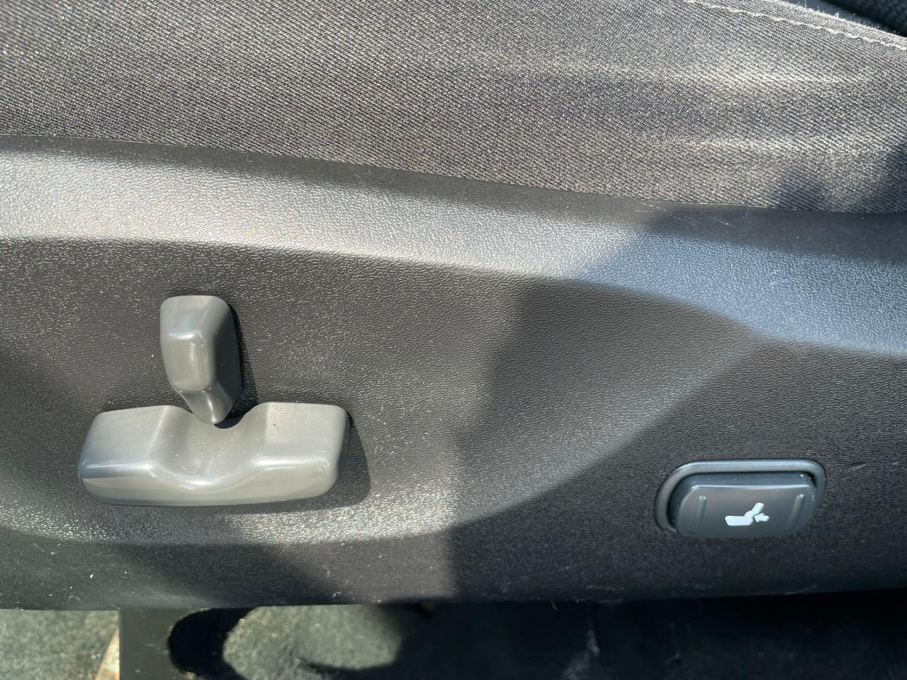 2011 Subaru Forester Auto AWD 2.5 SUNROOF H-SEATS NO ACCIDENT B-TOOTH - Photo #27