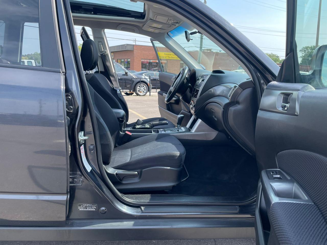 2011 Subaru Forester Auto AWD 2.5 SUNROOF H-SEATS NO ACCIDENT B-TOOTH - Photo #20