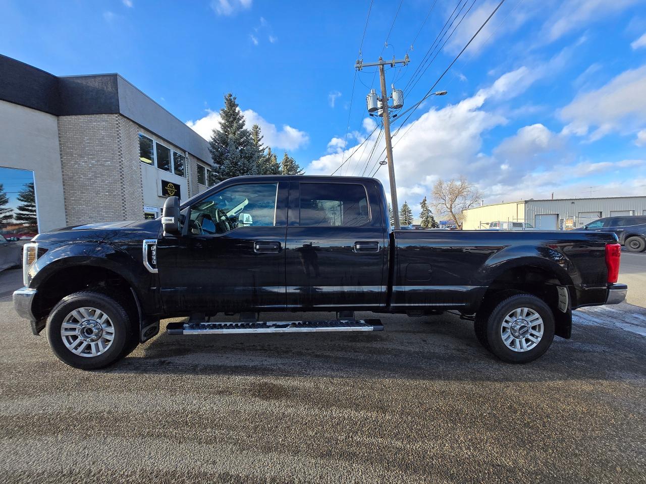2018 Ford F-350 XLT Crew Cab 8' Box | ALL CREDIT ACCEPTED!! - Photo #4