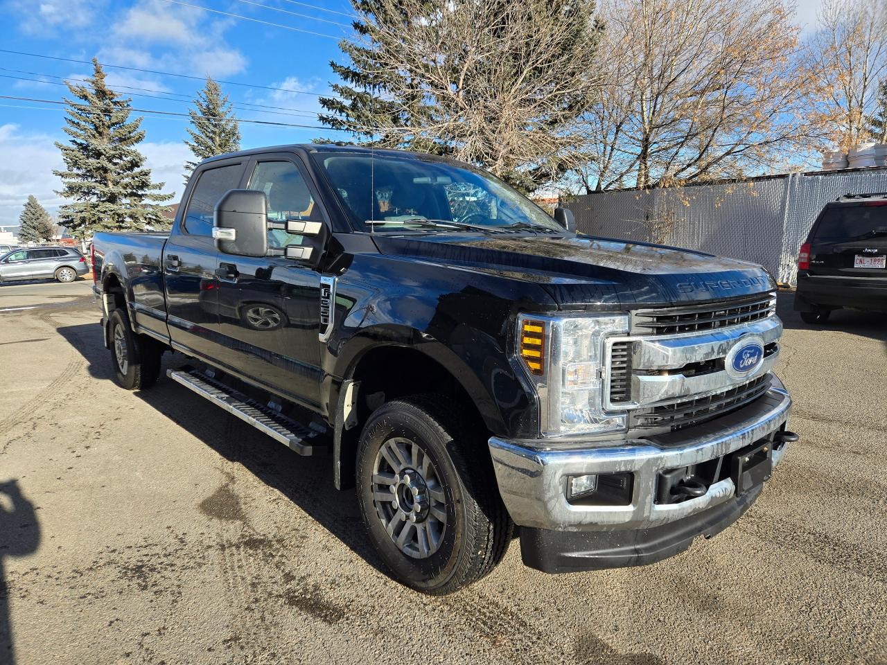 Used 2018 Ford F-350 XLT Crew Cab 8' Box | ALL CREDIT ACCEPTED!! for sale in Airdrie, AB