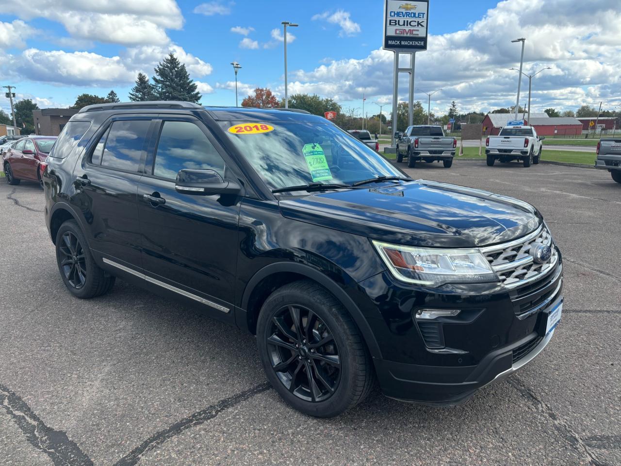 2018 Ford Explorer 2018 Ford Explorer XLT Photo2