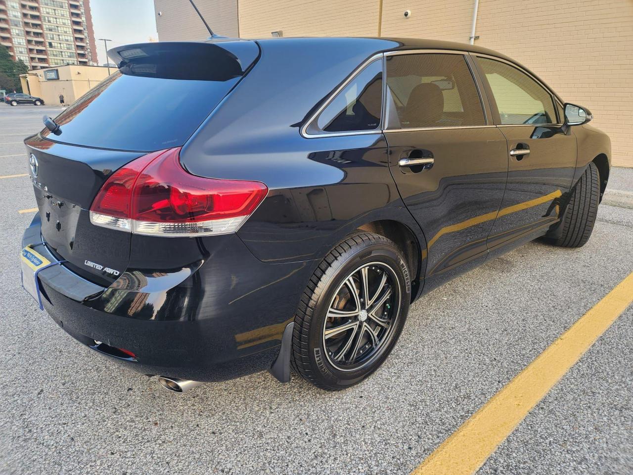 2016 Toyota Venza 4DR WGN V6 AWD Photo3