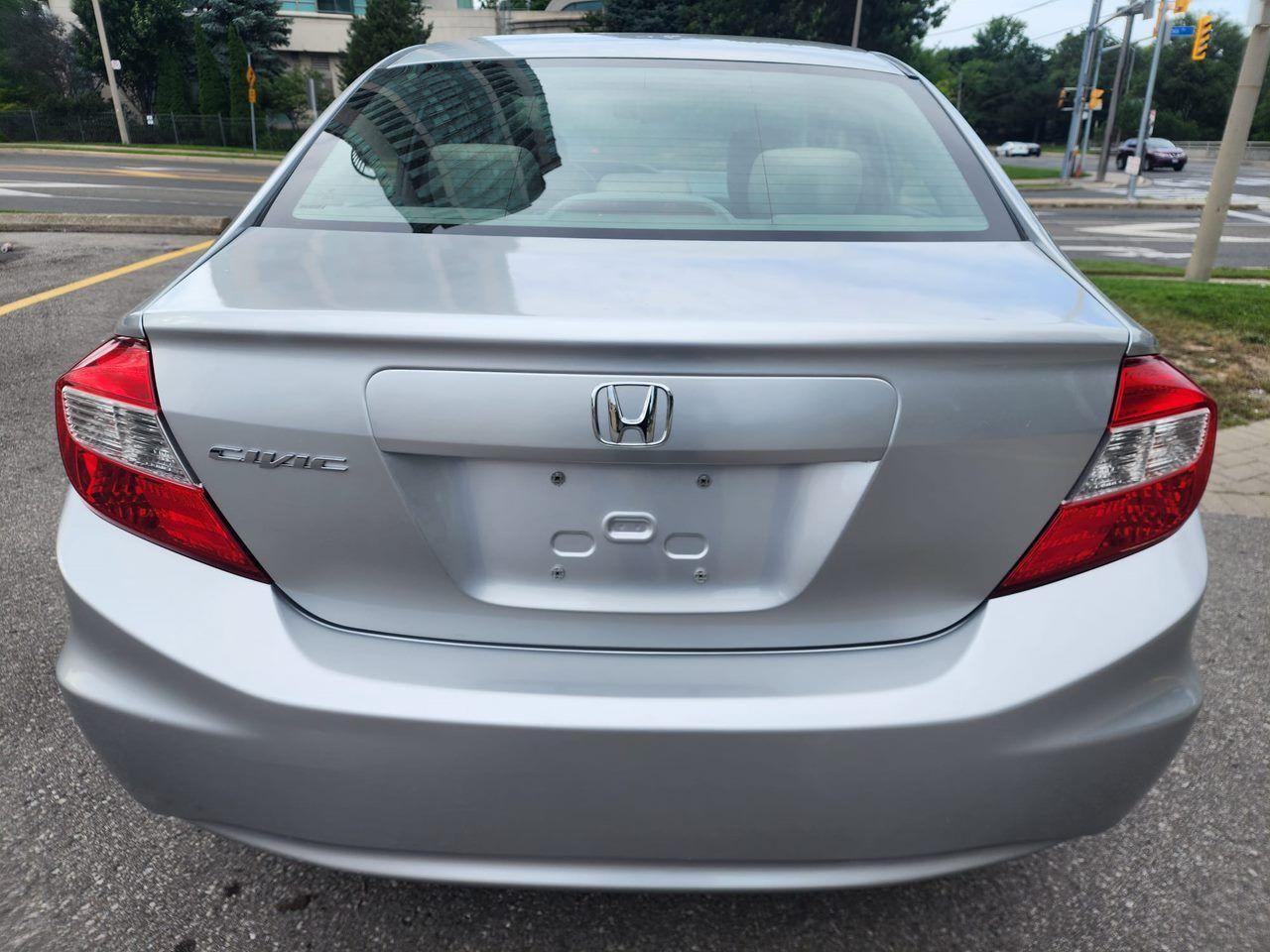 2012 Honda Civic 4dr Auto LX - Photo #6
