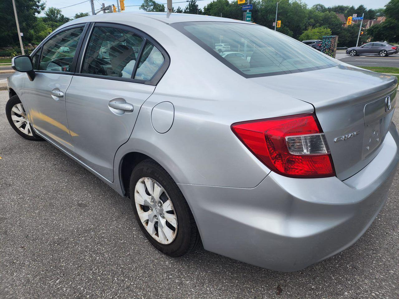 2012 Honda Civic 4dr Auto LX - Photo #7