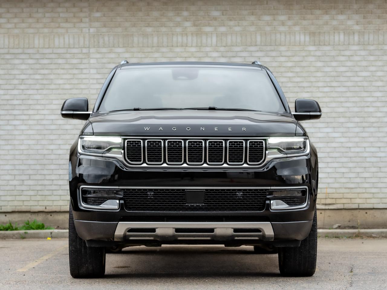 2022 Jeep Wagoneer  - Photo #2