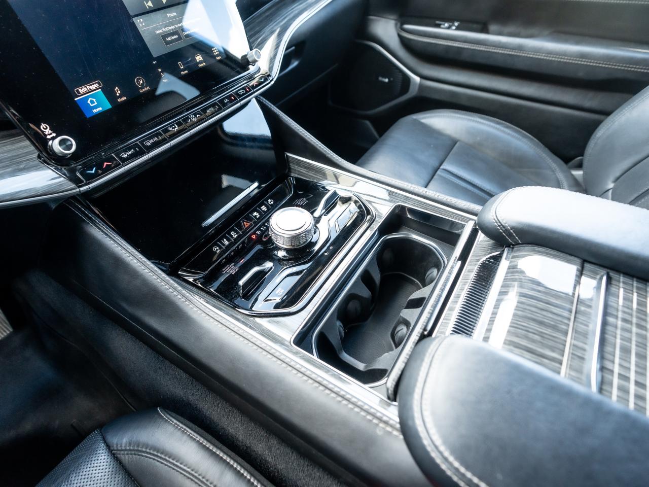 2022 Jeep Wagoneer  - Photo #19