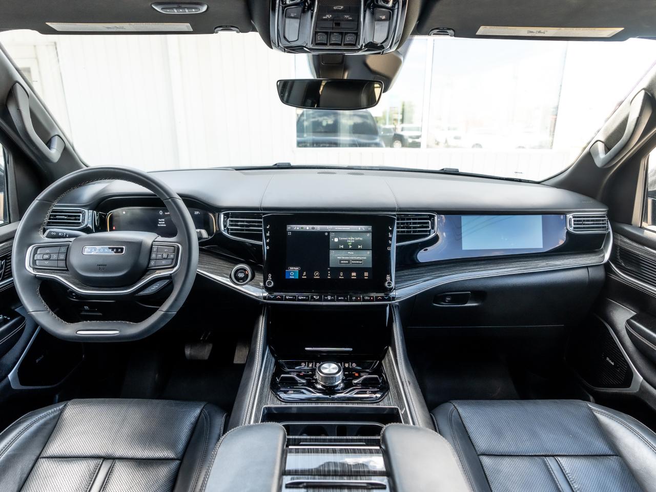 2022 Jeep Wagoneer  - Photo #9