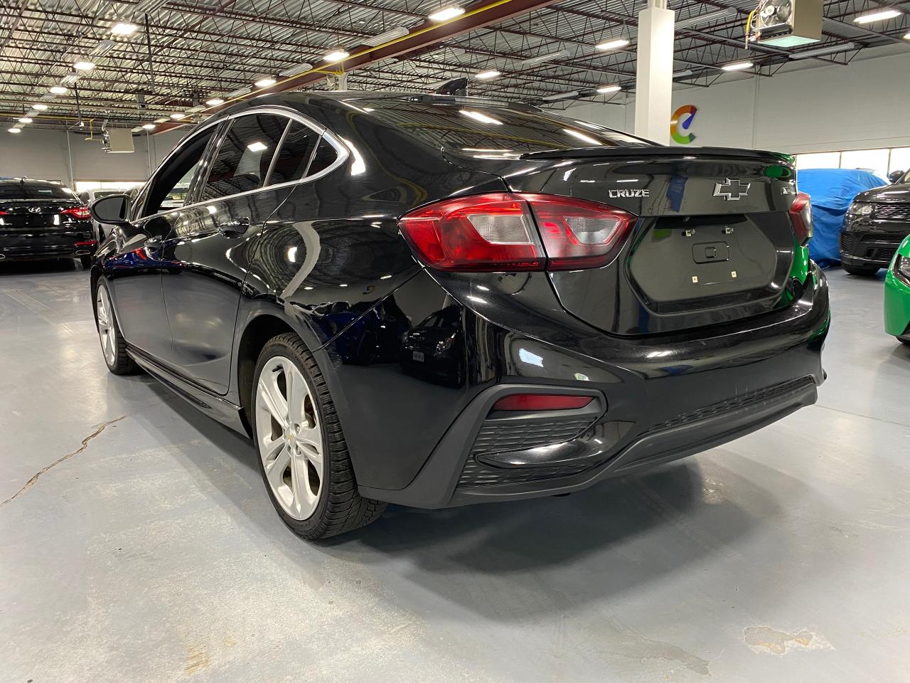 2018 Chevrolet Cruze Premier Photo2