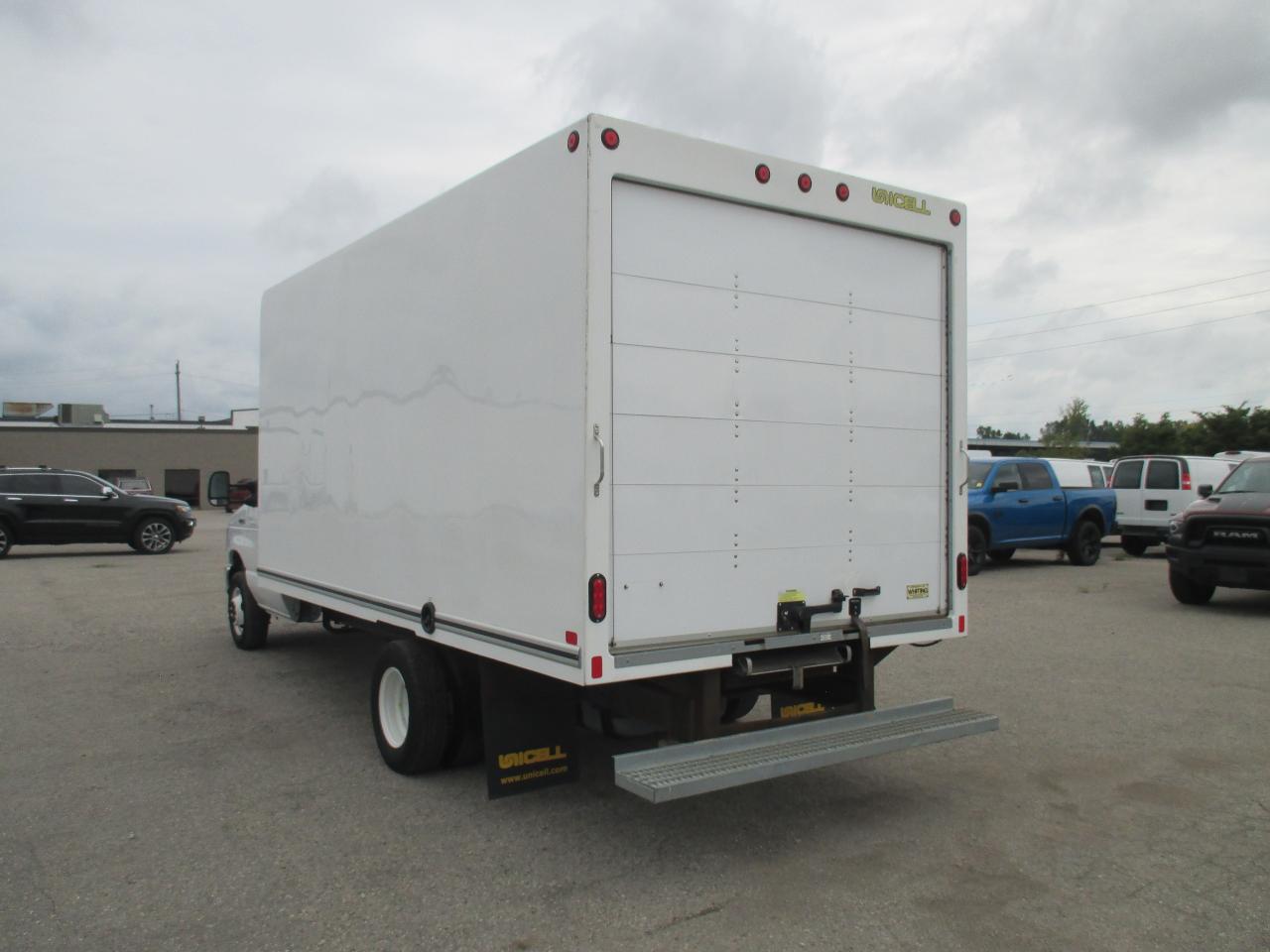 2022 Ford E450 E-450 DRW 176" WB - Photo #6