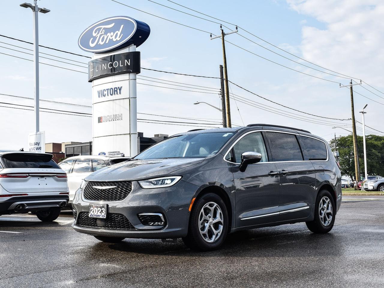 Used 2023 Chrysler Pacifica Limited | Panoroof | Heated and Cooled Seats | for sale in Chatham, ON