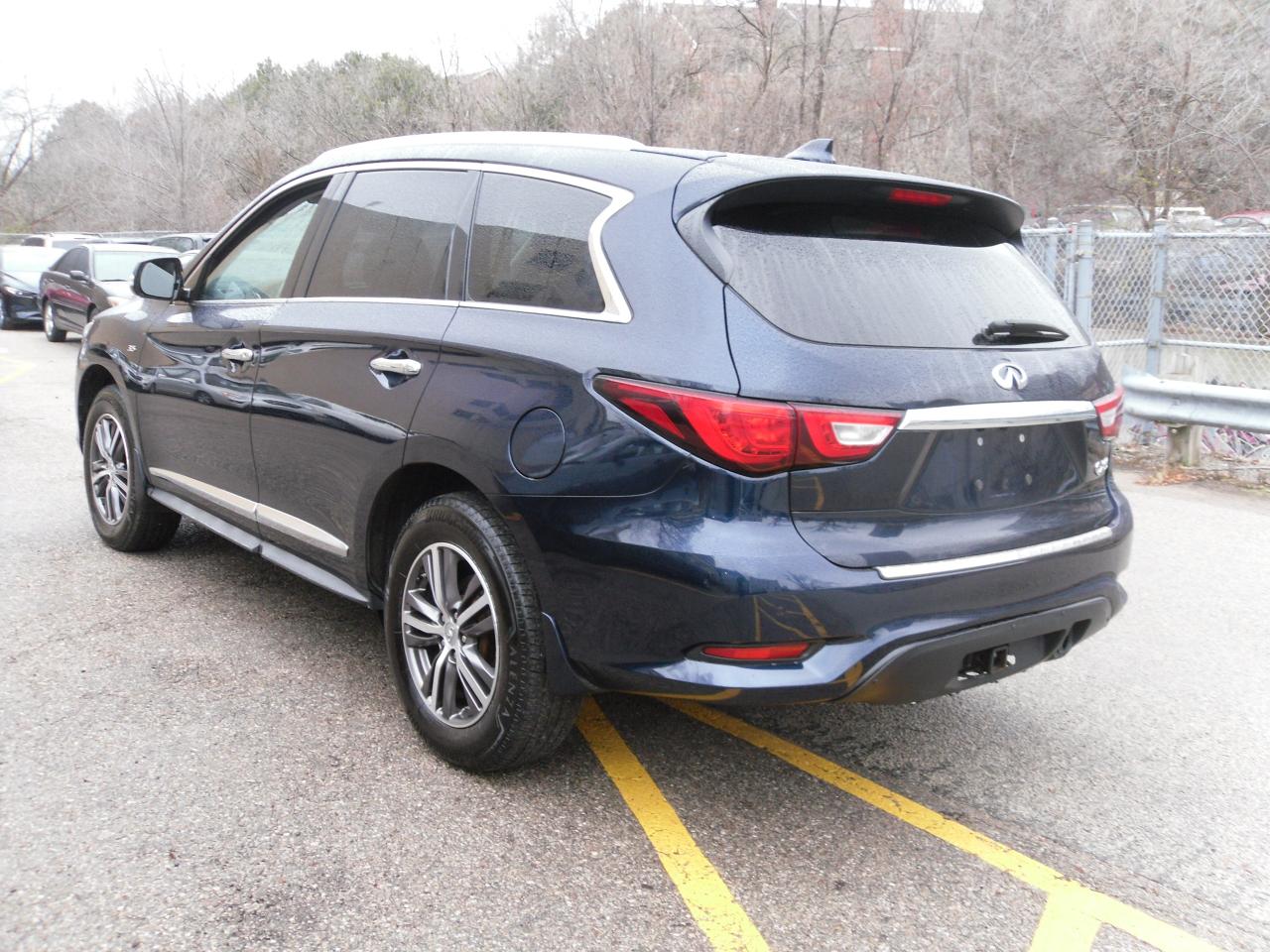 2017 Infiniti QX60 AWD - Photo #4