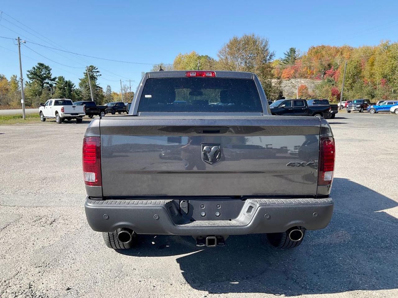 2024 RAM 1500 Classic WARLOCK Photo4