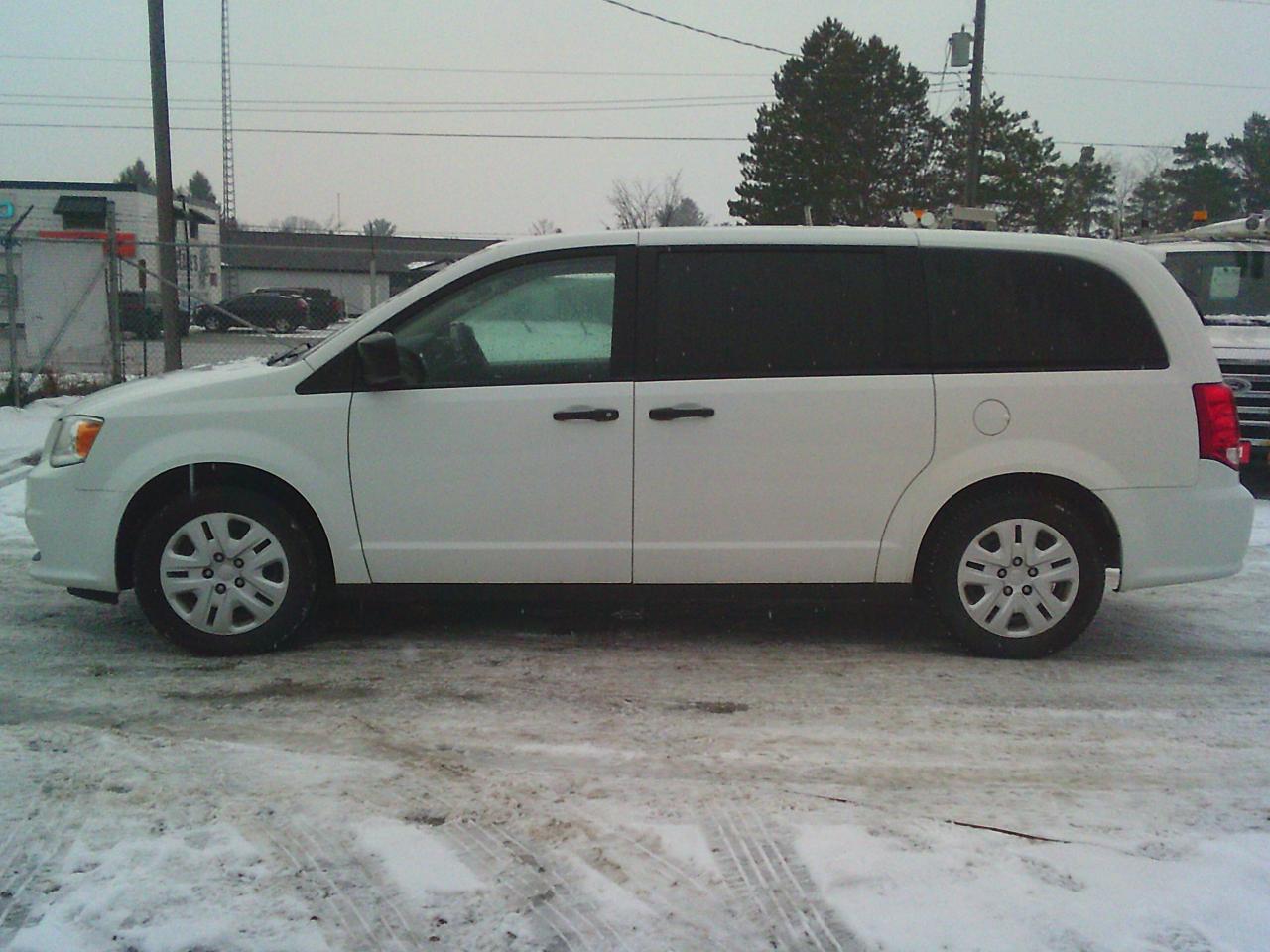 2019 Dodge Grand Caravan Cargo Van Canada Value Package 2WD Photo4