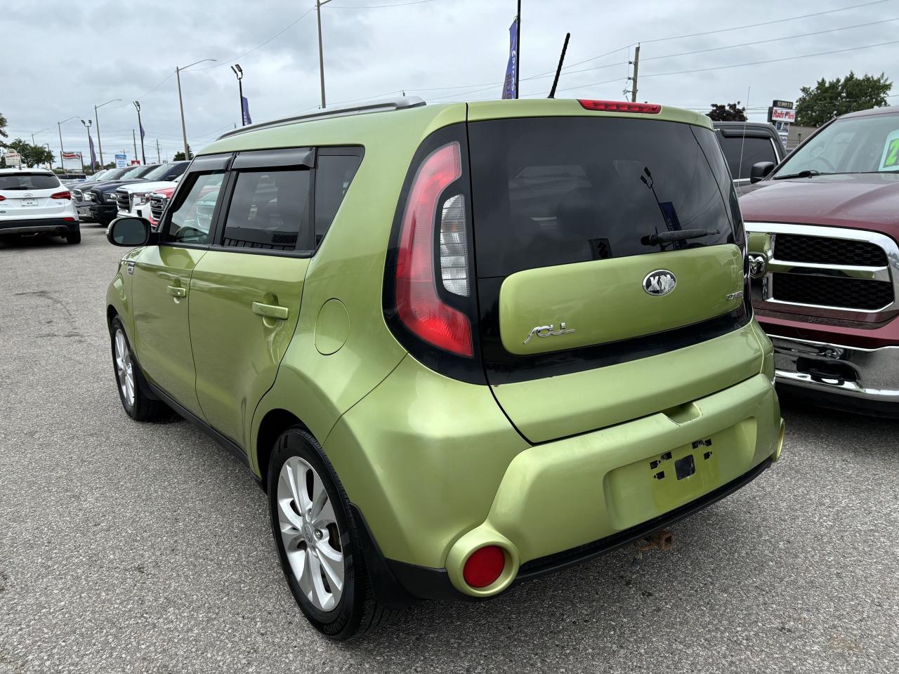 2014 Kia Soul EX ~Heated Seats ~Bluetooth ~Alloy Wheels ~A/C Photo2