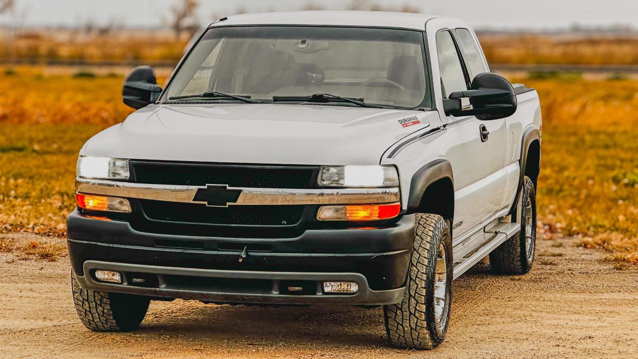 Used 2002 Chevrolet Silverado 2500 HD LT/Tonneau Cover,Seats 6, Rear Mirror Backup Cam for sale in Kipling, SK