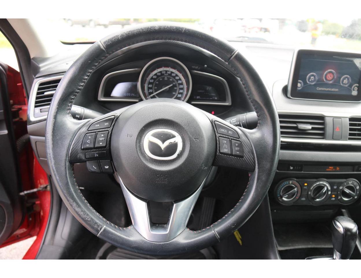 2015 Mazda MAZDA3 i Touring AT 4-Door - Photo #14