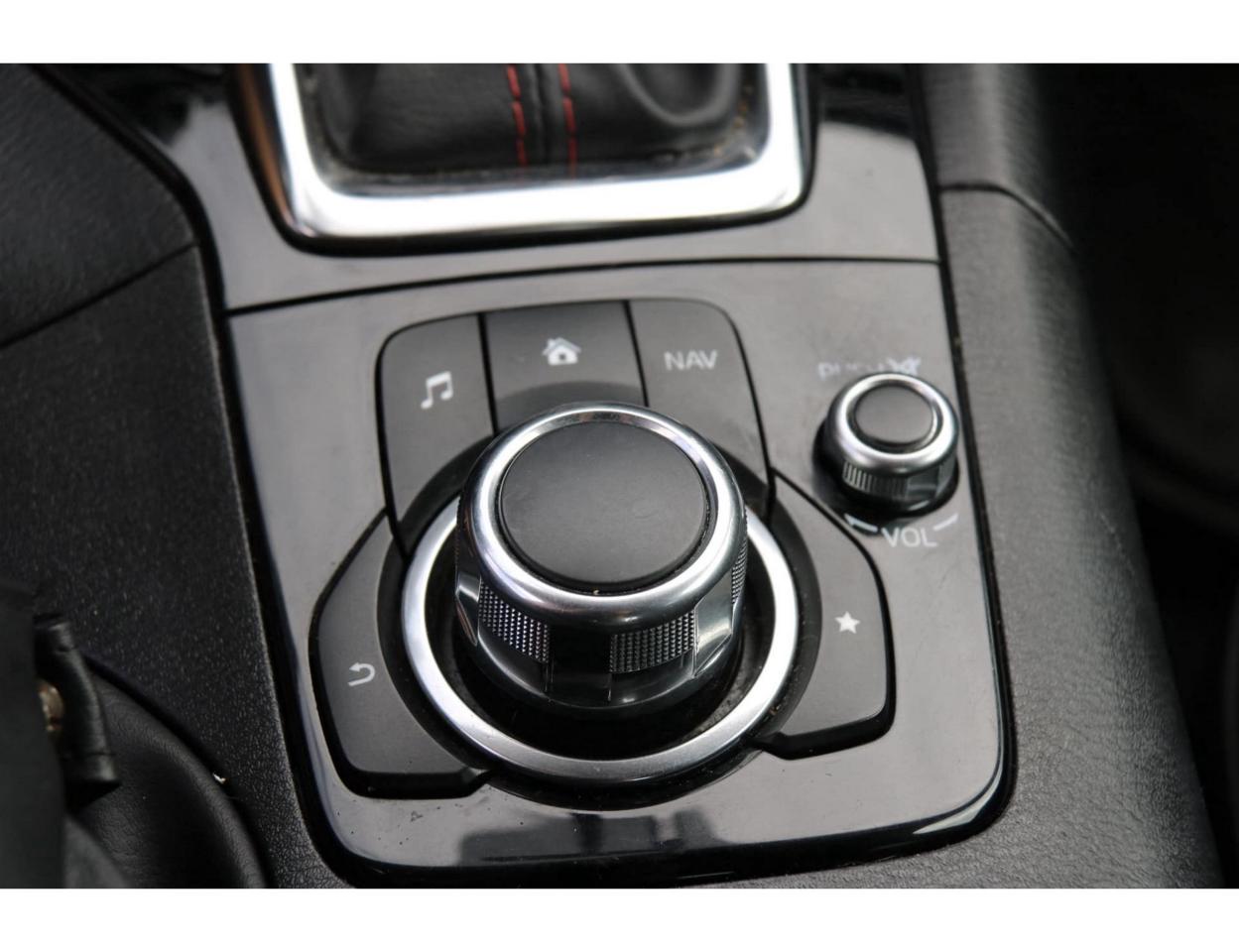 2015 Mazda MAZDA3 i Touring AT 4-Door - Photo #19