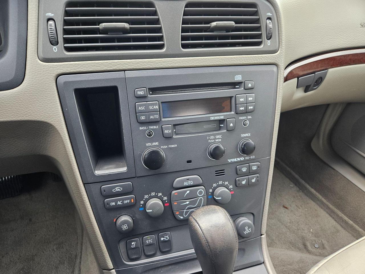 2002 Volvo S60  - Photo #13