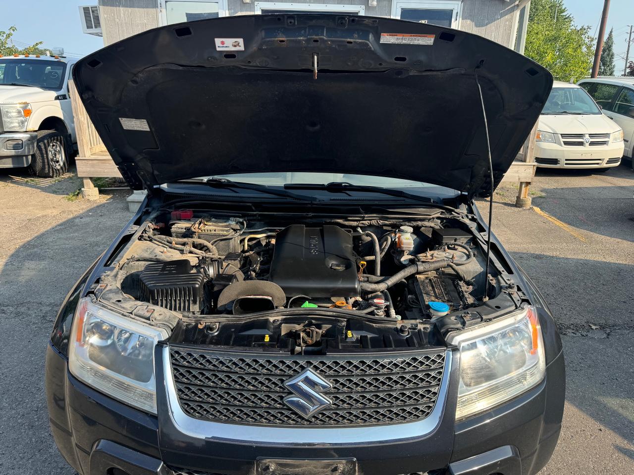 2010 Suzuki Grand Vitara JX - Photo #2