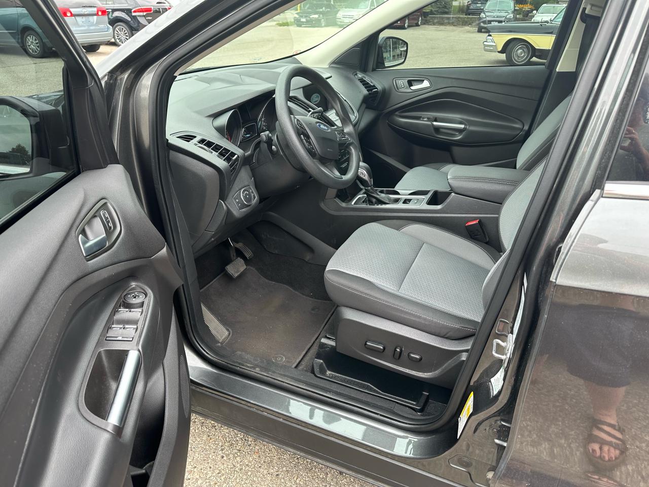 2019 Ford Escape SE - Photo #8