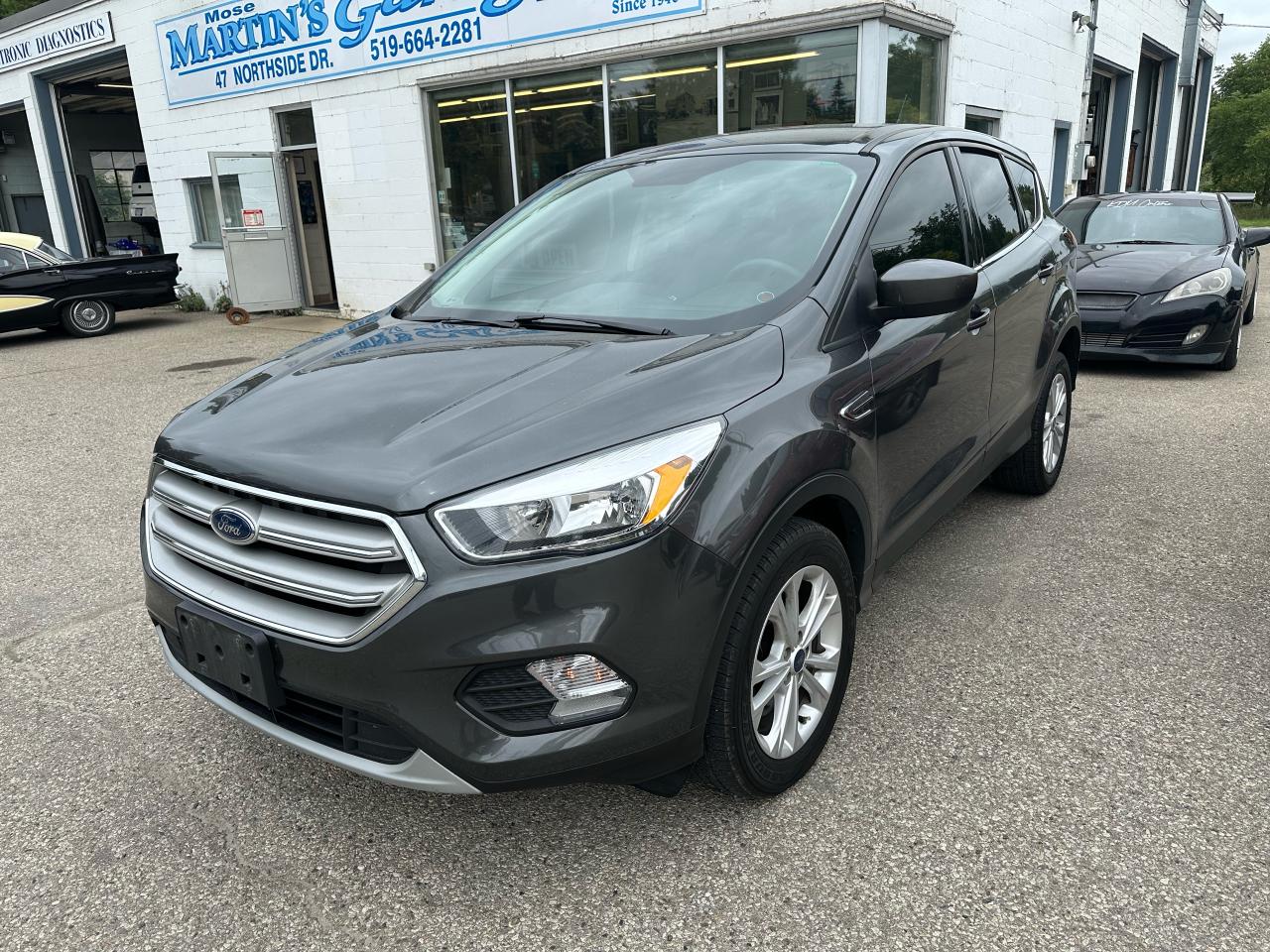 2019 Ford Escape SE - Photo #2