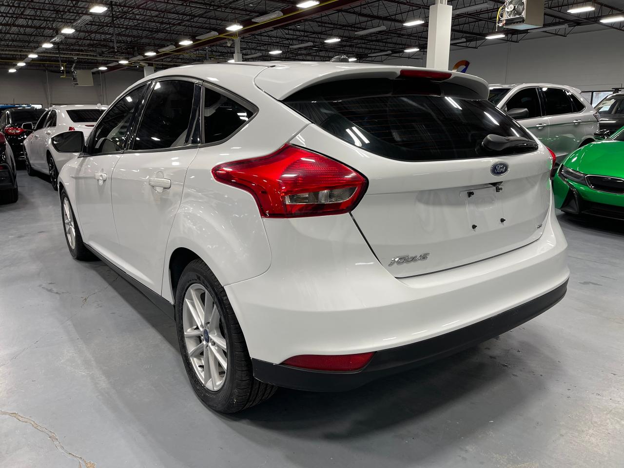 2017 Ford Focus SE Photo2