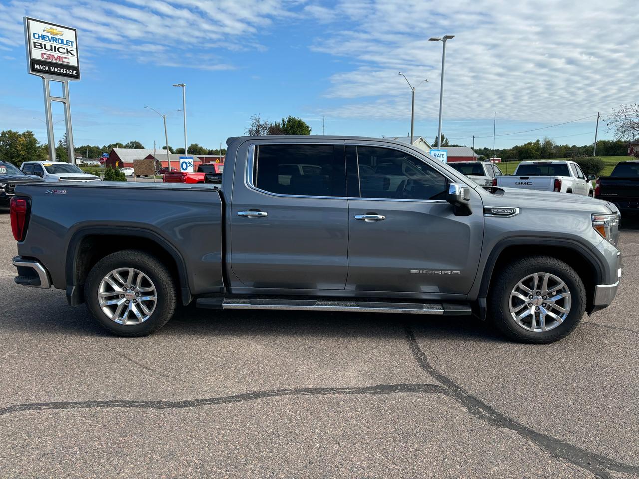 2020 GMC Sierra 1500 2020 GMC Sierra SLT Crew 4WD Photo