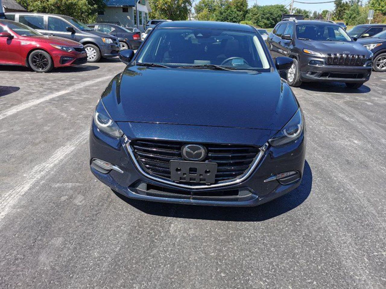 2018 Mazda MAZDA3 i Touring - Photo #2