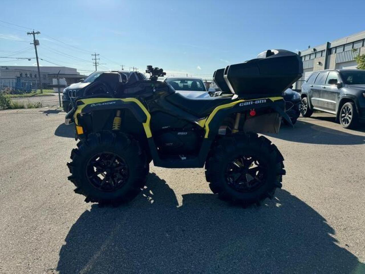 2019 CAN AM Can Am Outlander 850 XMR  $108 B/W - Photo #3